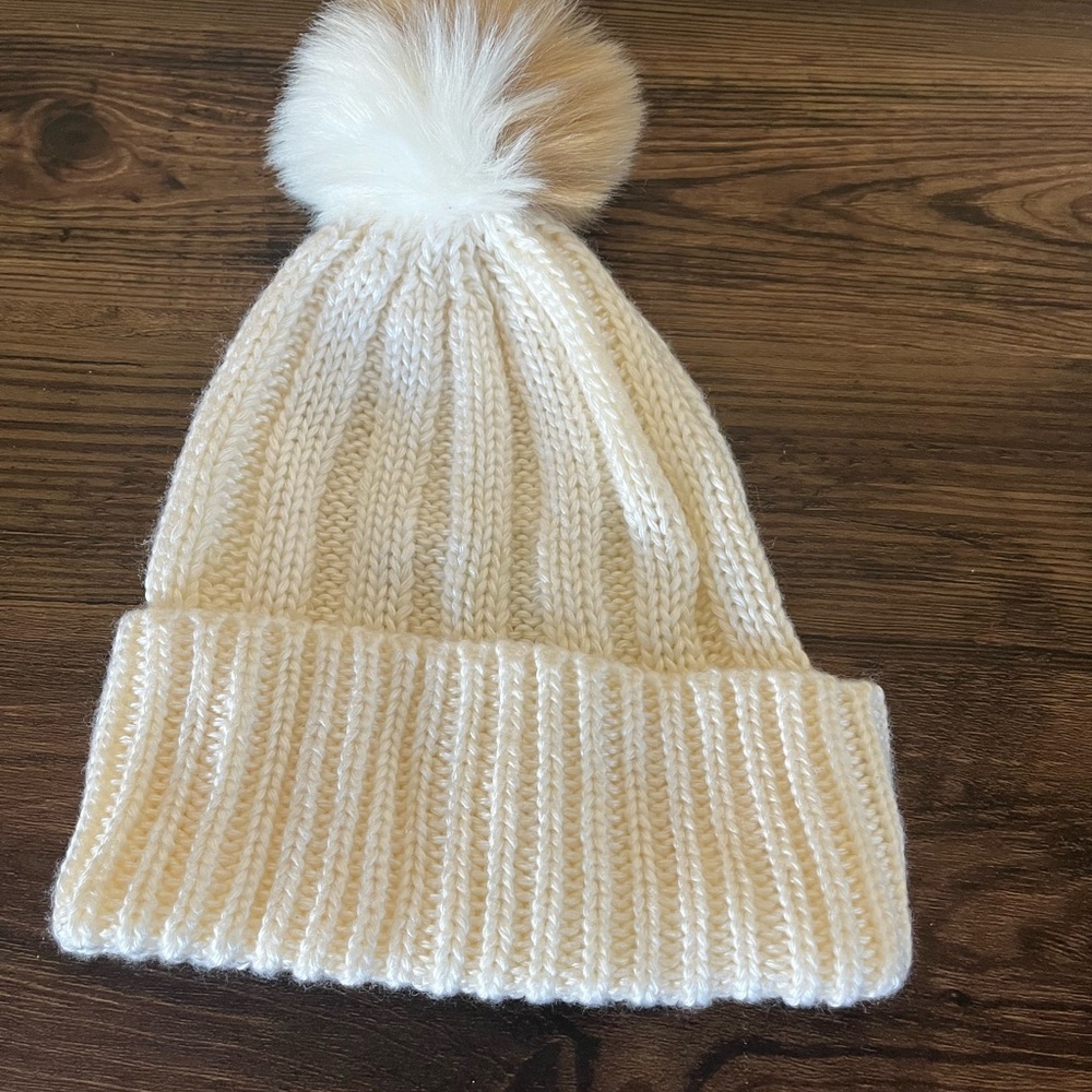 BNWT beanie
